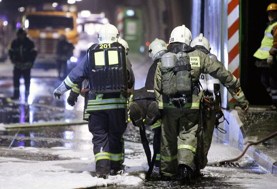 Учения пожарных и спасателей МЧС в Лефортовском тоннеле