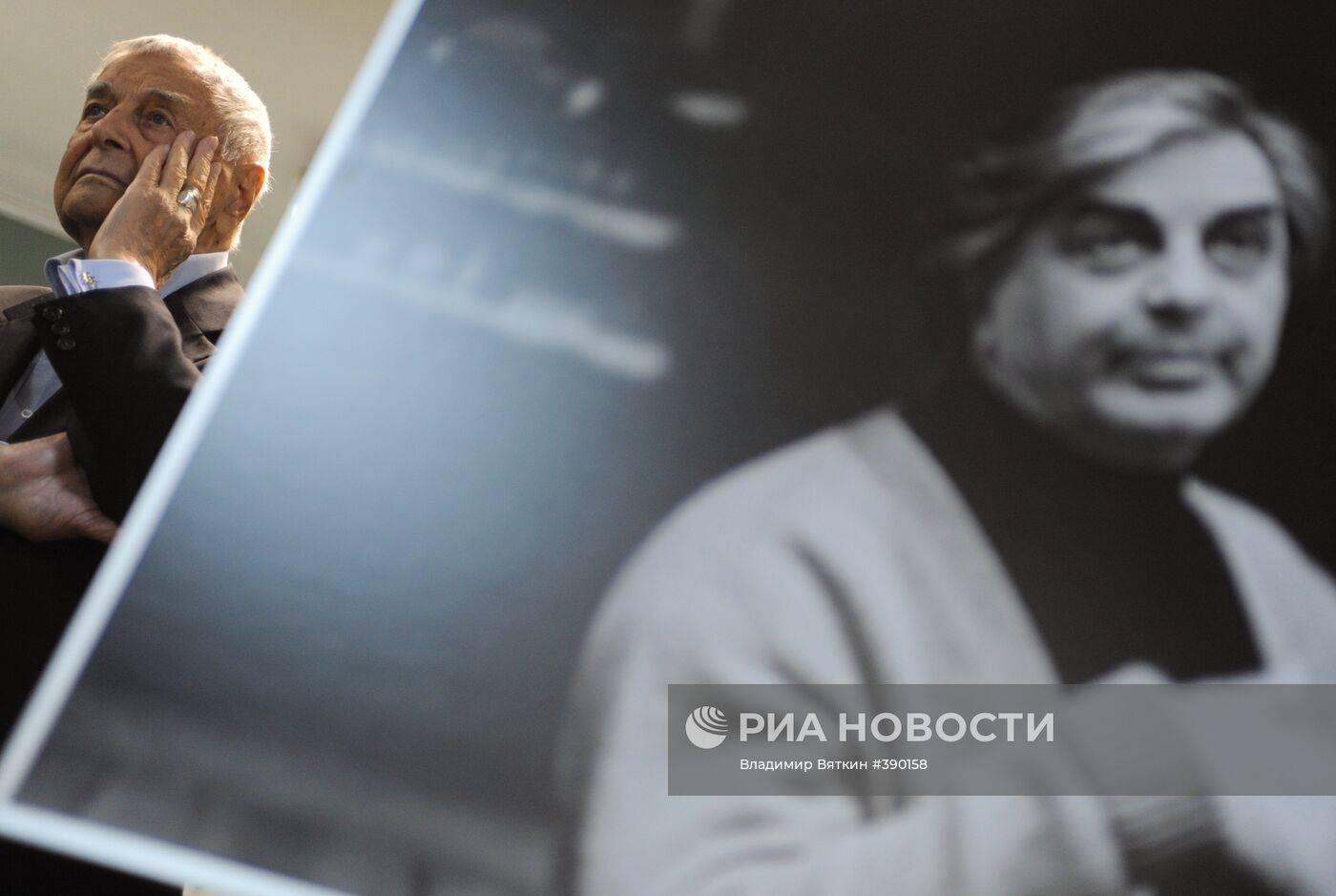 Вернисаж "Анатолий Гаранин. Фототеатр Таганка"