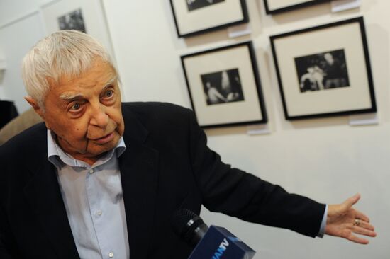 Вернисаж "Анатолий Гаранин. Фототеатр Таганка"