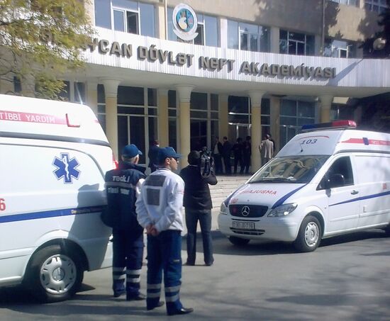 Неизвестный открыл стрельбу в Азербайджанской нефтяной академии