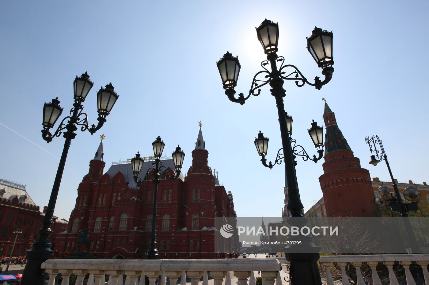 Вид на Государственный Исторический музей и Кремль