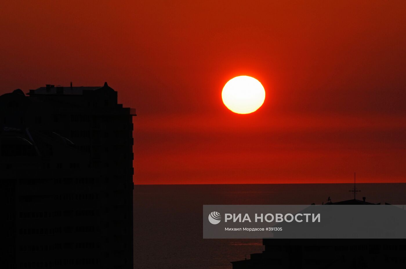 Закат на Черном море в Сочи
