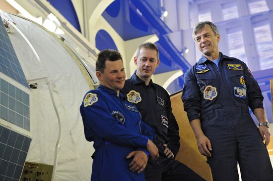 Экипаж 20-й экспедиции на МКС начал сдавать экзамены