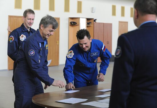Экипаж 20-й экспедиции на МКС начал сдавать экзамены