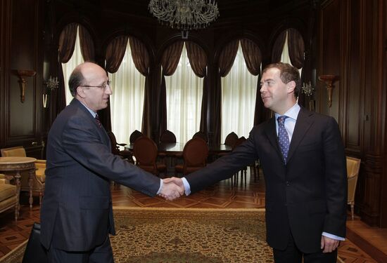 Д.Медведев провел встречу с М. Мокрецовым