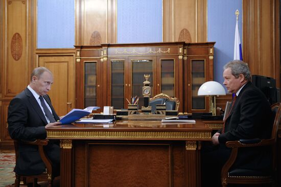 Премьер-министр РФ В.Путин провел рабочую встречу с В.Басаргиным