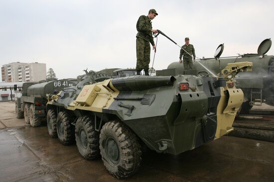 Подготовка военной техники к параду в Екатеринбурге