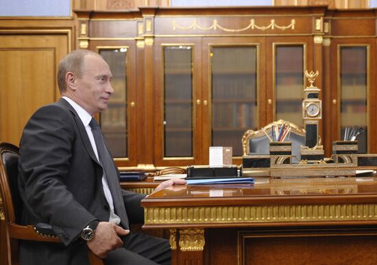 Премьер-министр РФ В.Путин провел рабочую встречу с А.Ярочкиным