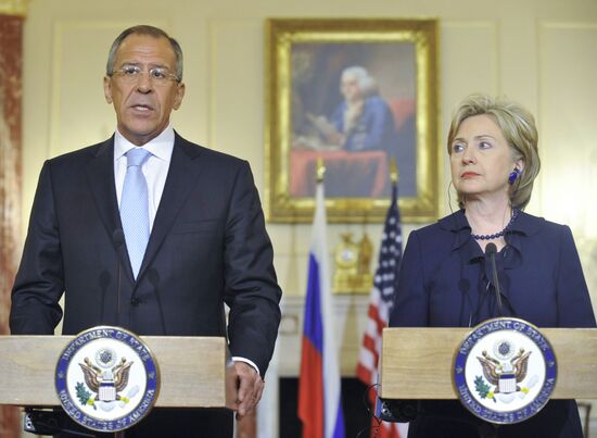 Глава МИД РФ Сергей Лавров и Госсекретарь США Хиллари Клинтон