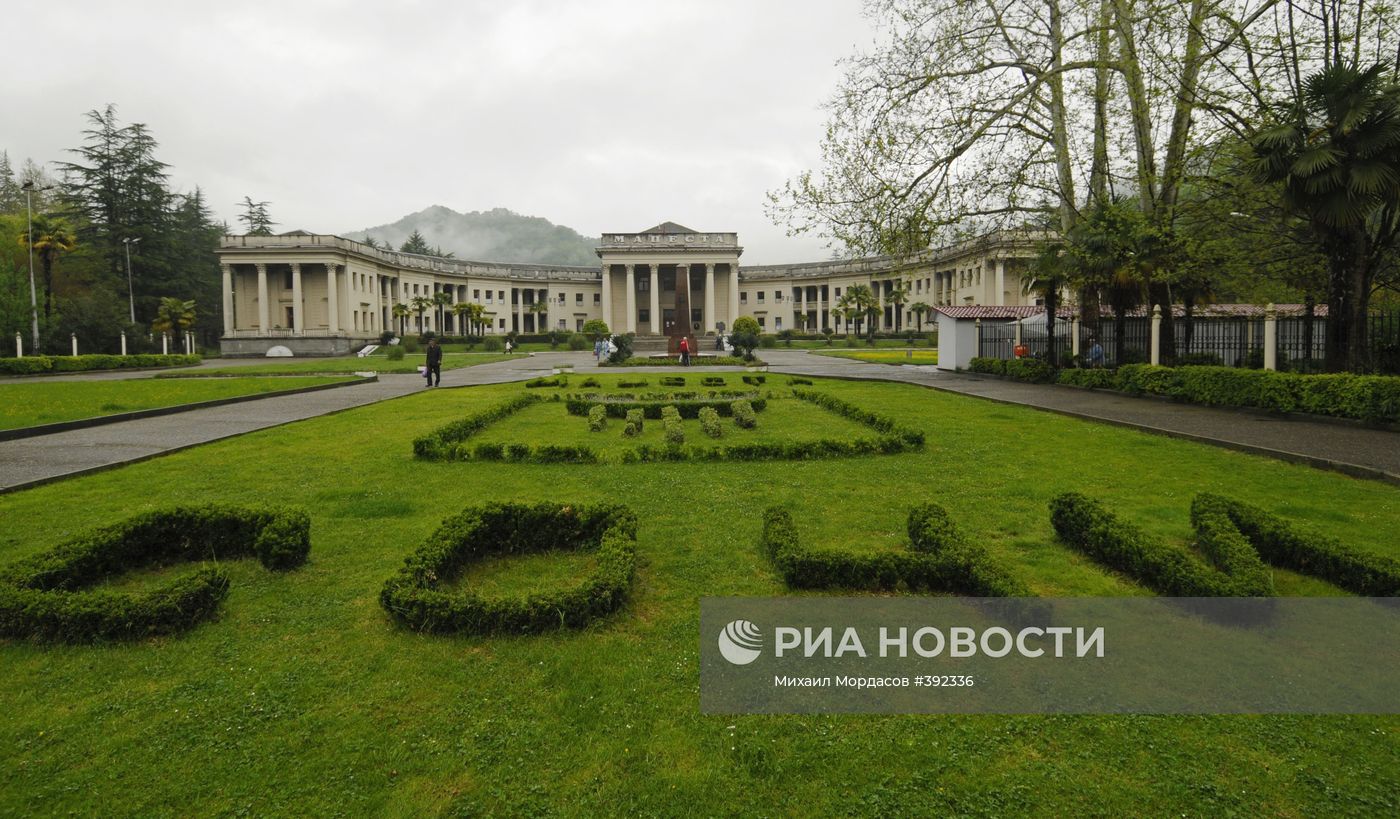 Санатории города Сочи перед началом летнего сезона