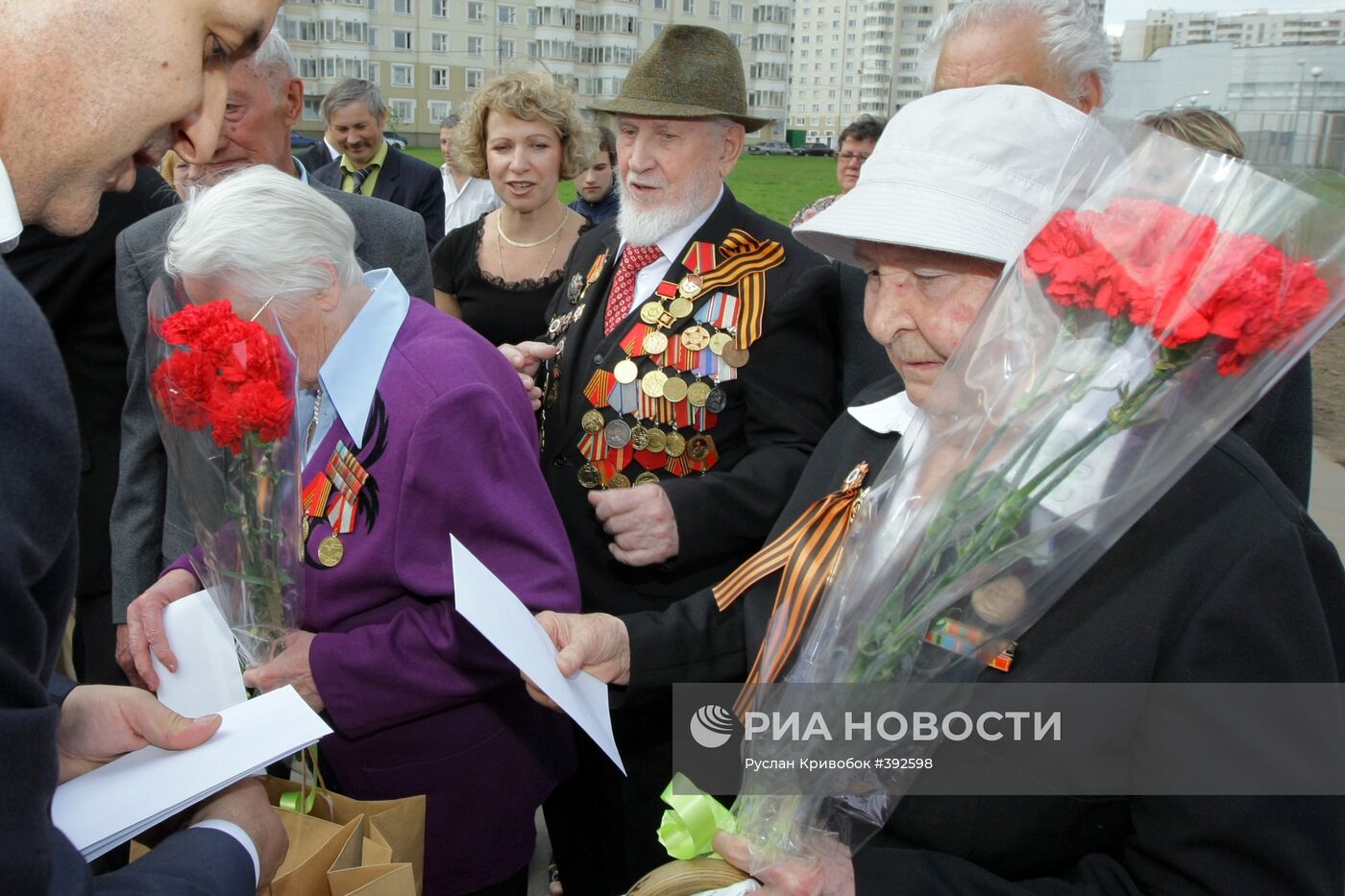 Представители руководства Чечни поздравили ветерананов в Москве