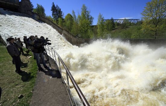 Нарвская ГЭС отмечает 40-летие окончания строительства