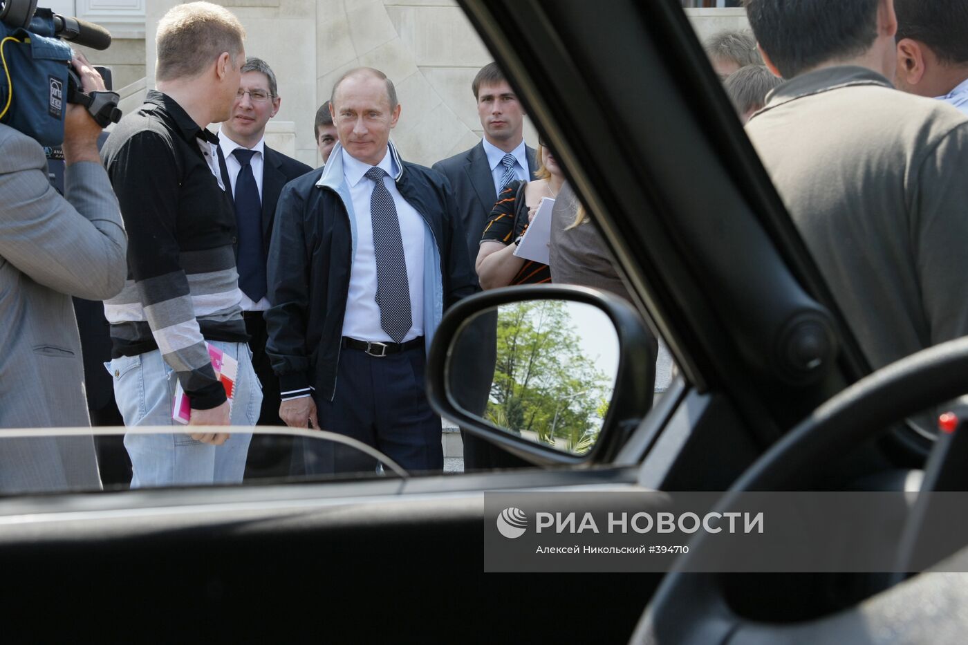 В.Путин в Сочи показал журналистам свой внедорожник "Нива"