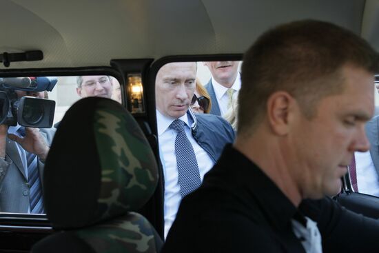 В.Путин в Сочи показал журналистам свой внедорожник "Нива"