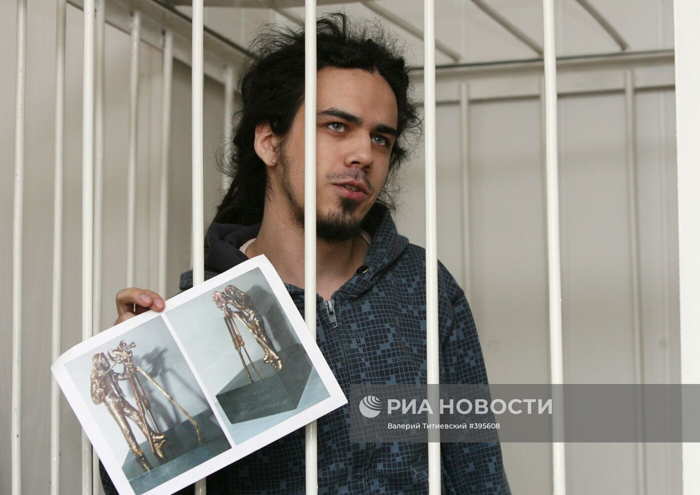 В Новосибирске суд заключил под стражу Артема Лоскутова