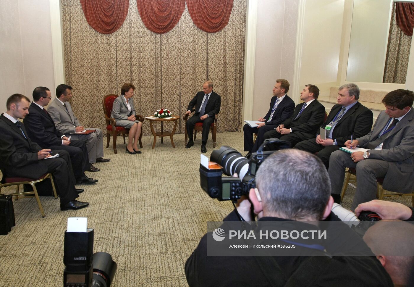 Встреча В. Путина с З. Гречаной