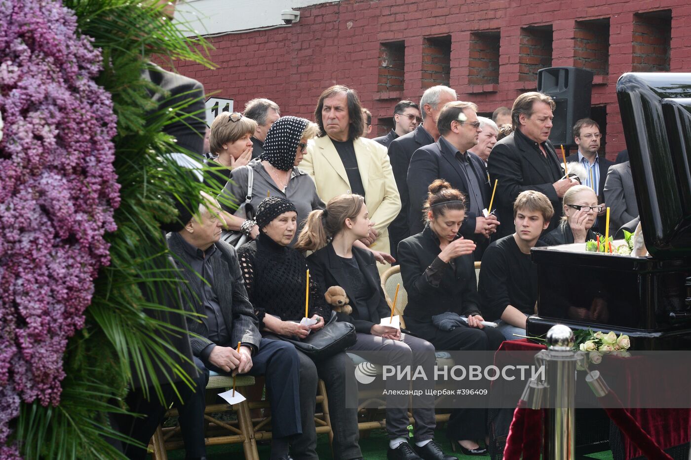 Где похоронили олега янковского. Похороны Янковского.