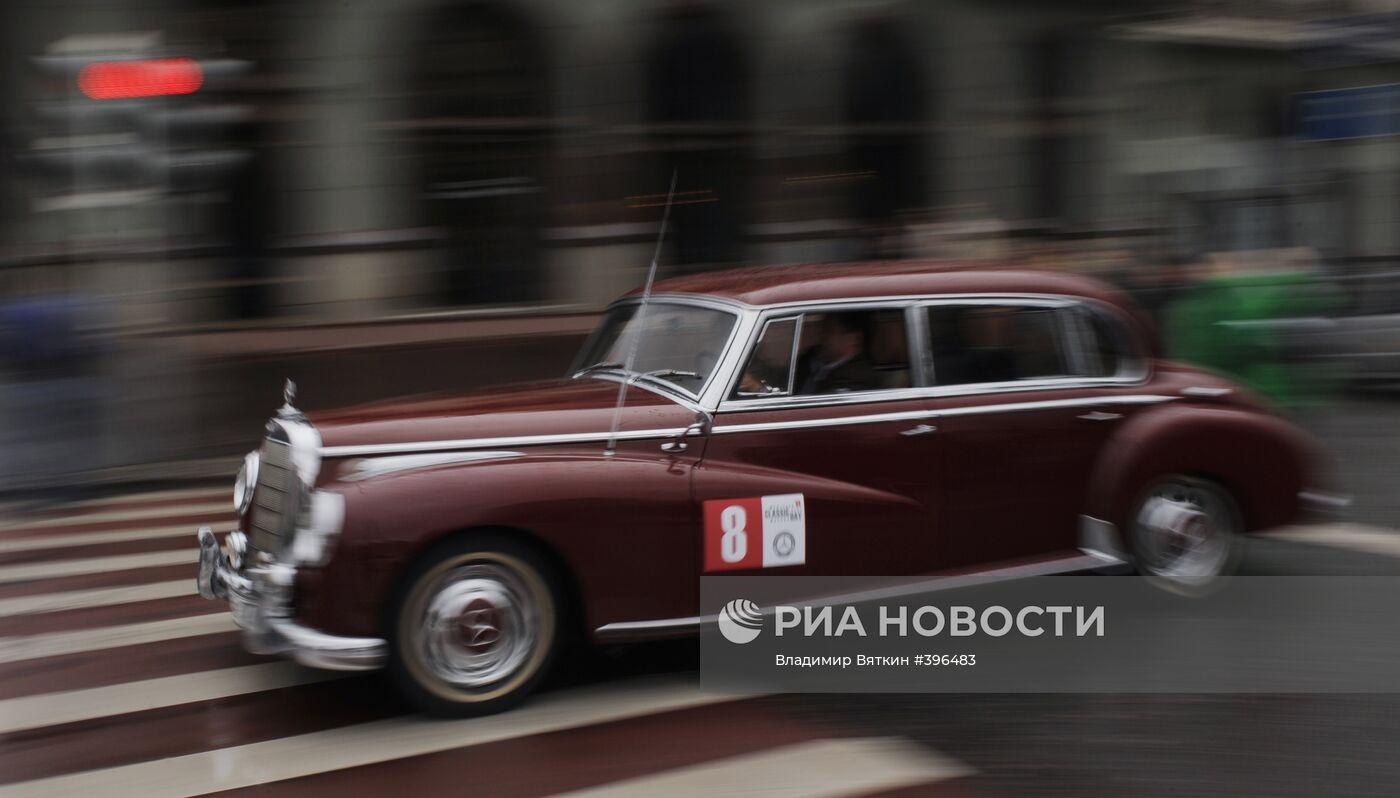 Старт пробега автомобилей в рамках Mercedes-Benz Classic Day | РИА Новости  Медиабанк