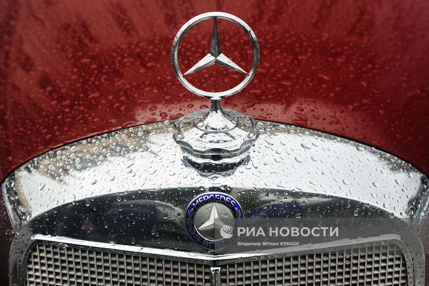 Старт пробега автомобилей в рамках Mercedes-Benz Classic Day