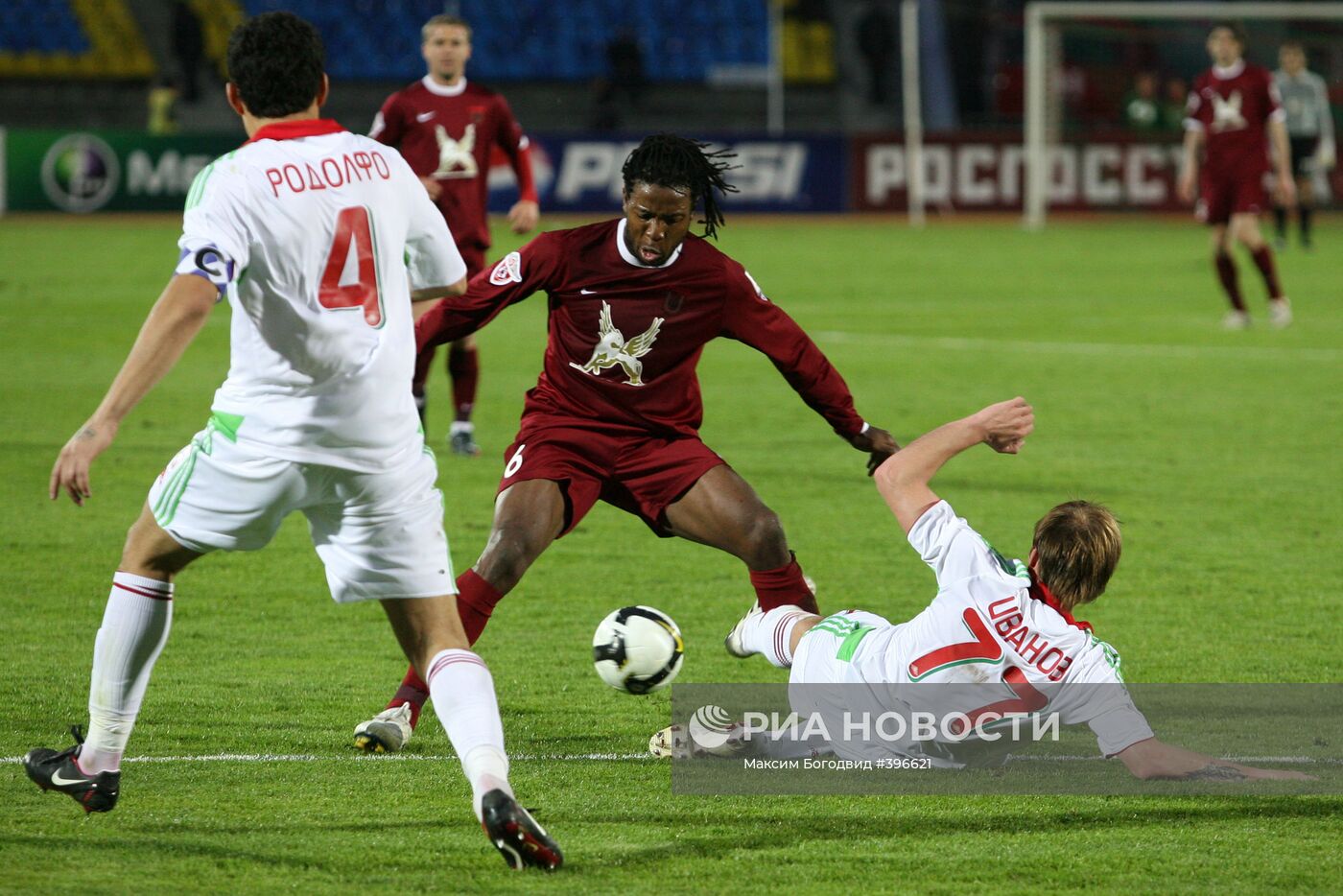 Футбол. Чемпионат России 2009. 10-й тур. "Рубин" - "Локомотив"