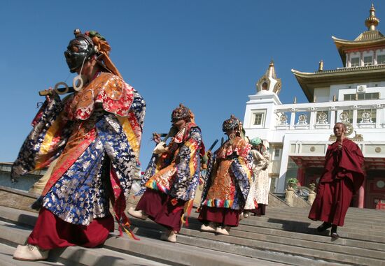 Церемония "Цам" прошла в главном буддистском храме Калмыкии