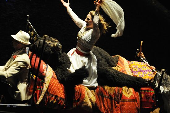 Спектакль "Баттута" конного театра "Зингаро" из Франции