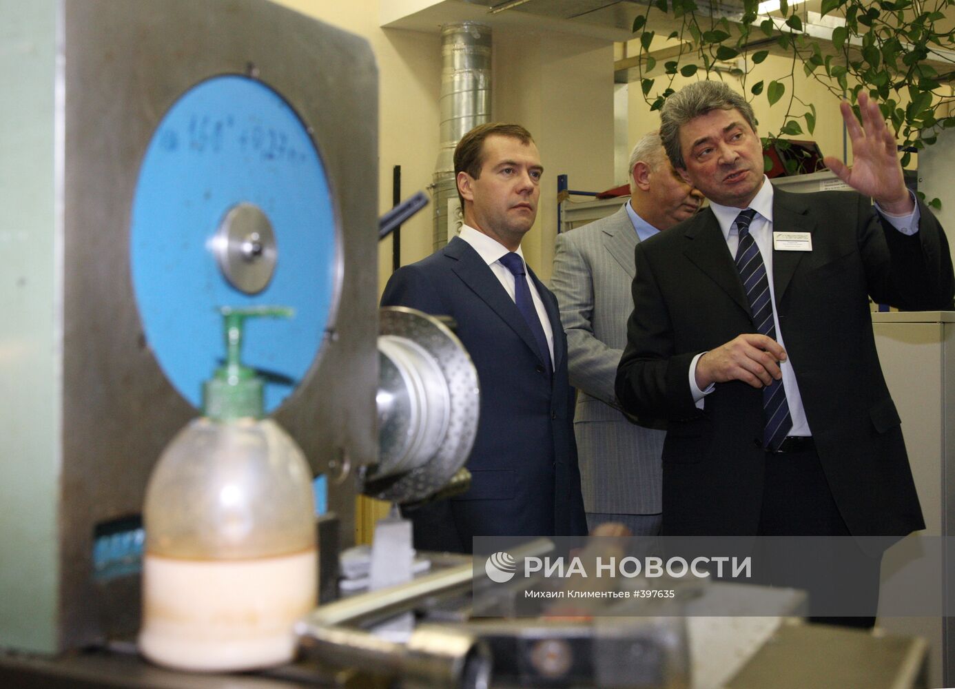 Президент РФ посетил производственное объединение "Транзас"