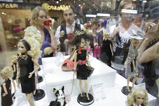 Выставка куклы Barbie в Центре современного искусства "Винзавод"