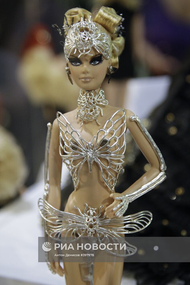 Выставка куклы Barbie в Центре современного искусства "Винзавод"