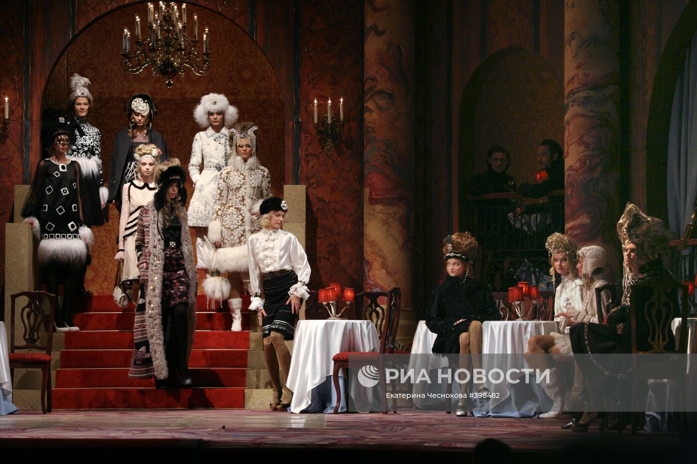 Chanel представила коллекцию "Париж-Москва" в Малом театре