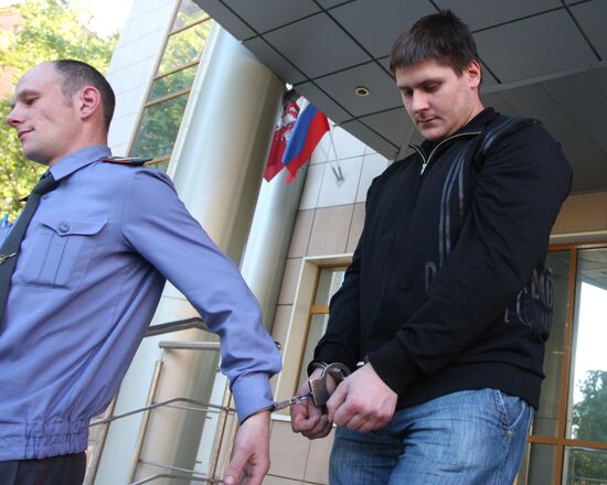 Суд отложил вопрос об аресте Романа Жирова