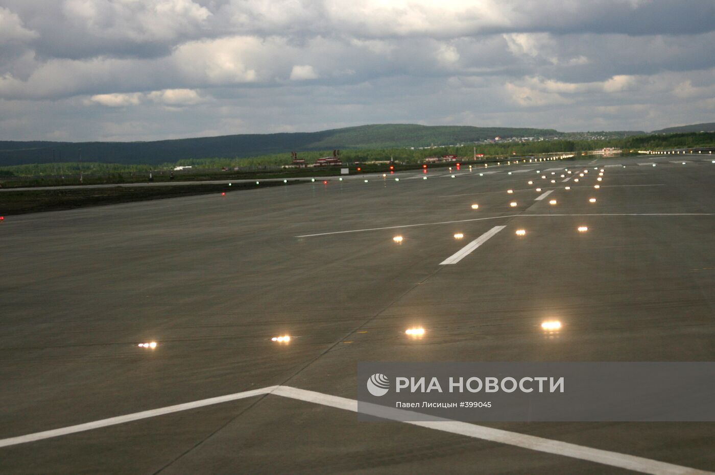 Аэропорт "Кольцово" в Екатеринбурге открыл новую ВПП