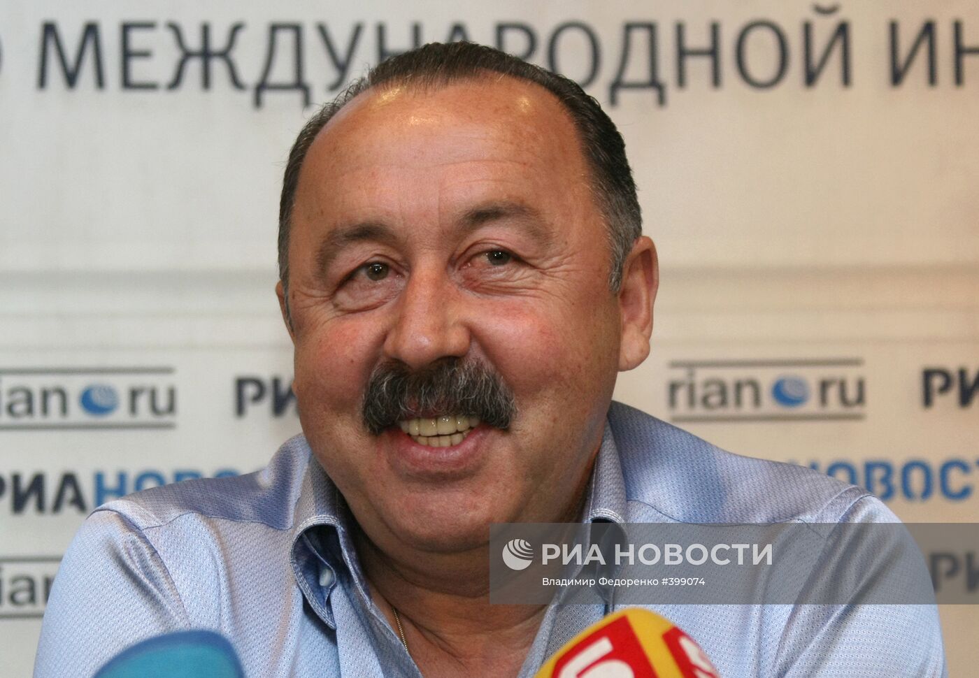 Главный тренер ФК "Динамо" (Киев) Валерий Газзаев