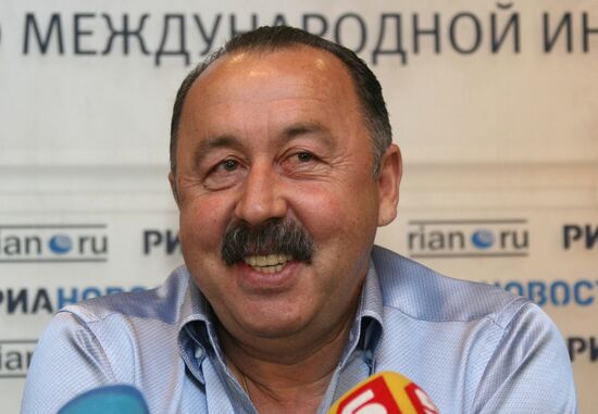Главный тренер ФК "Динамо" (Киев) Валерий Газзаев