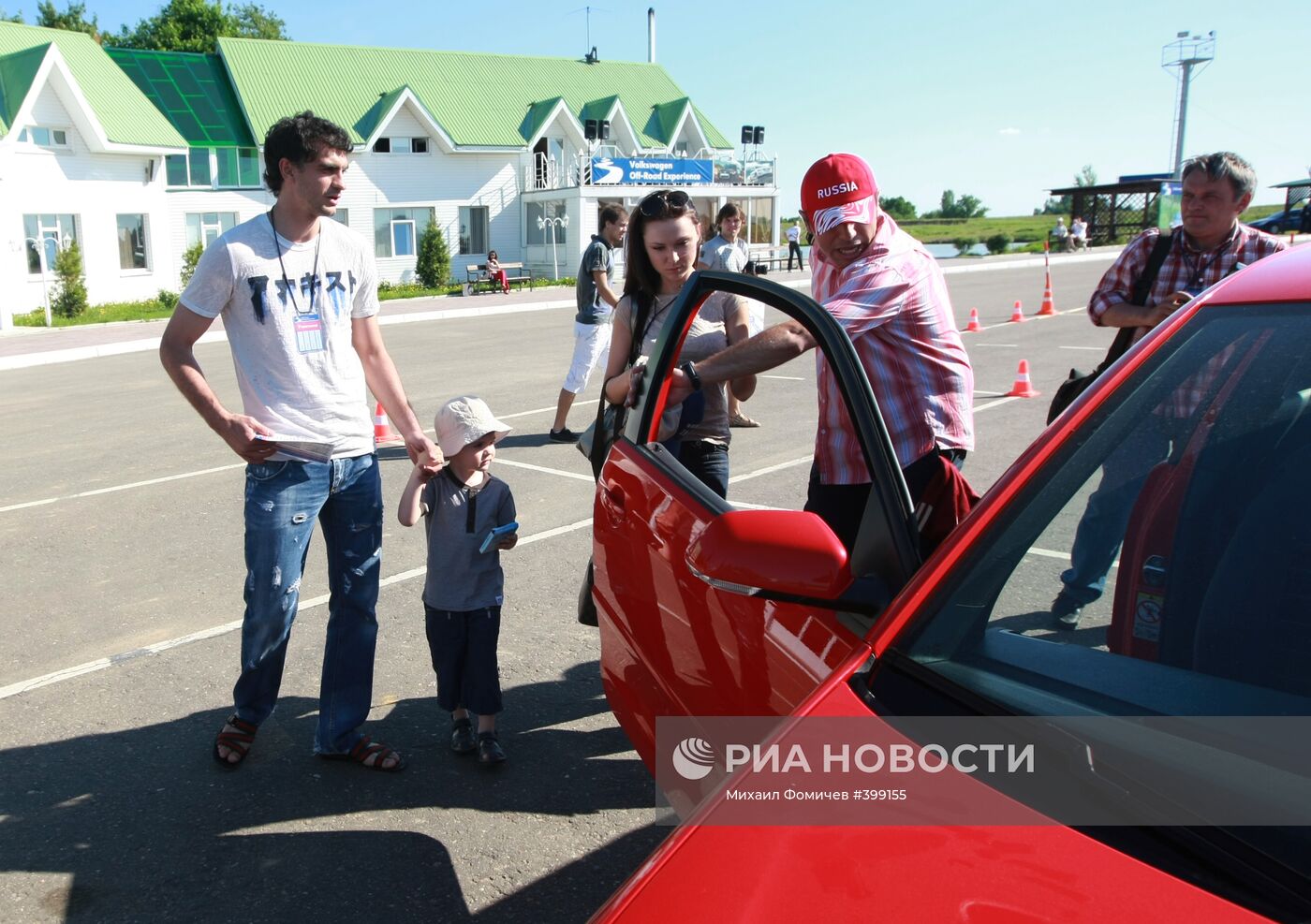 Российские футболисты провели тест-драйв внедорожников