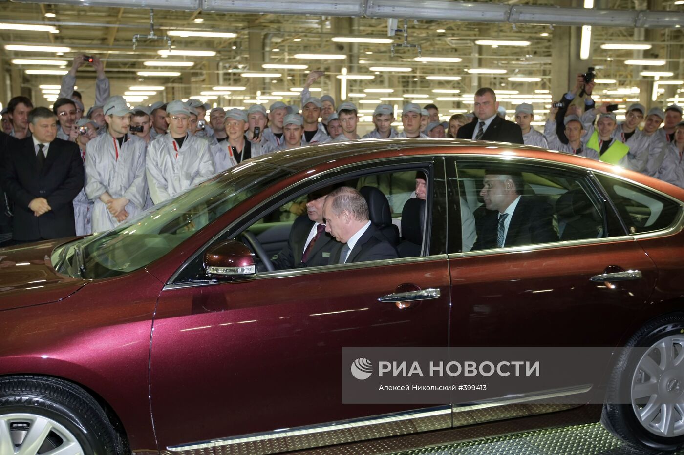 В.Путин на открытии завода "Ниссан" в Санкт-Петербурге