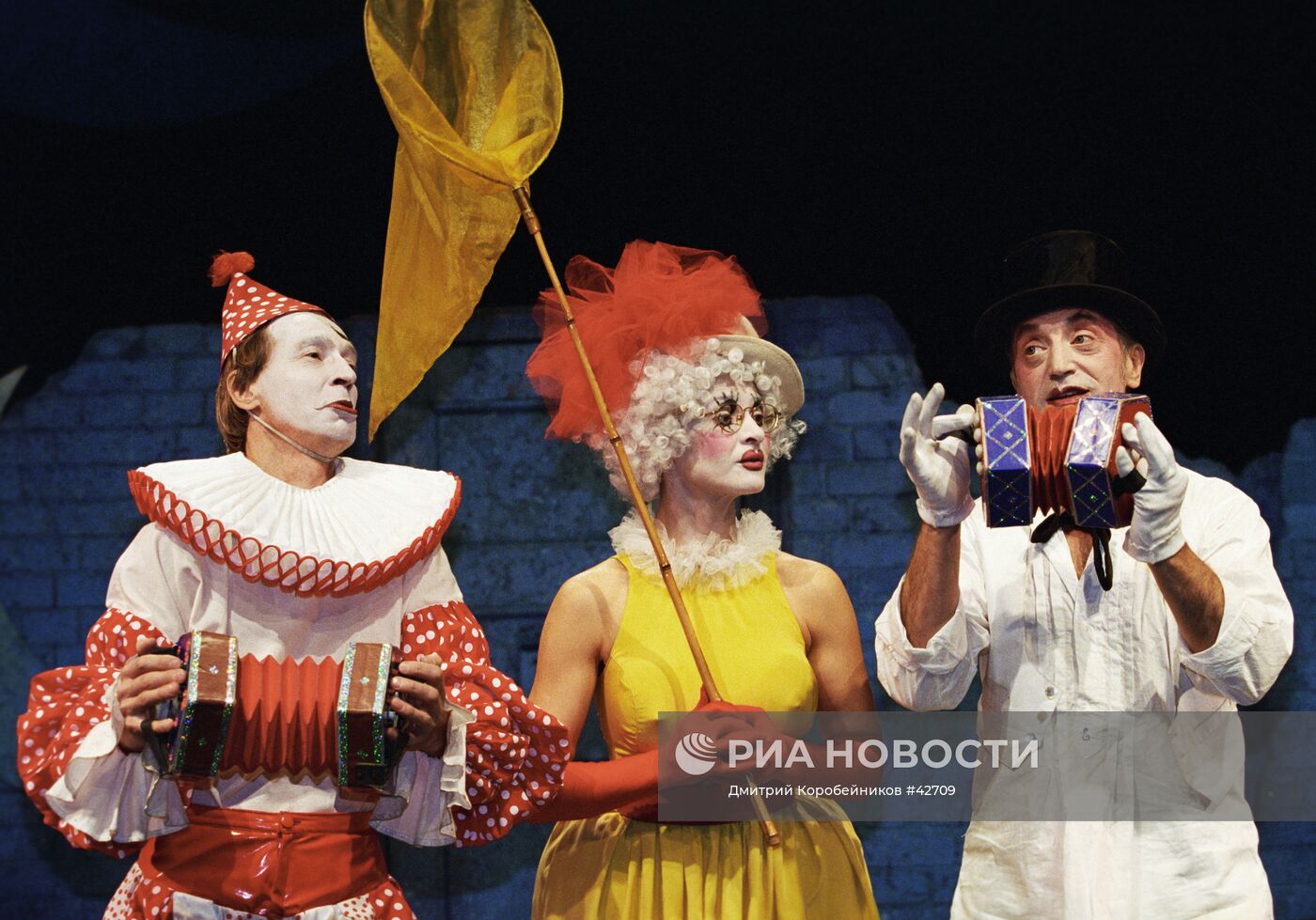 Актеры Театра пантомимы "Лицедеи"