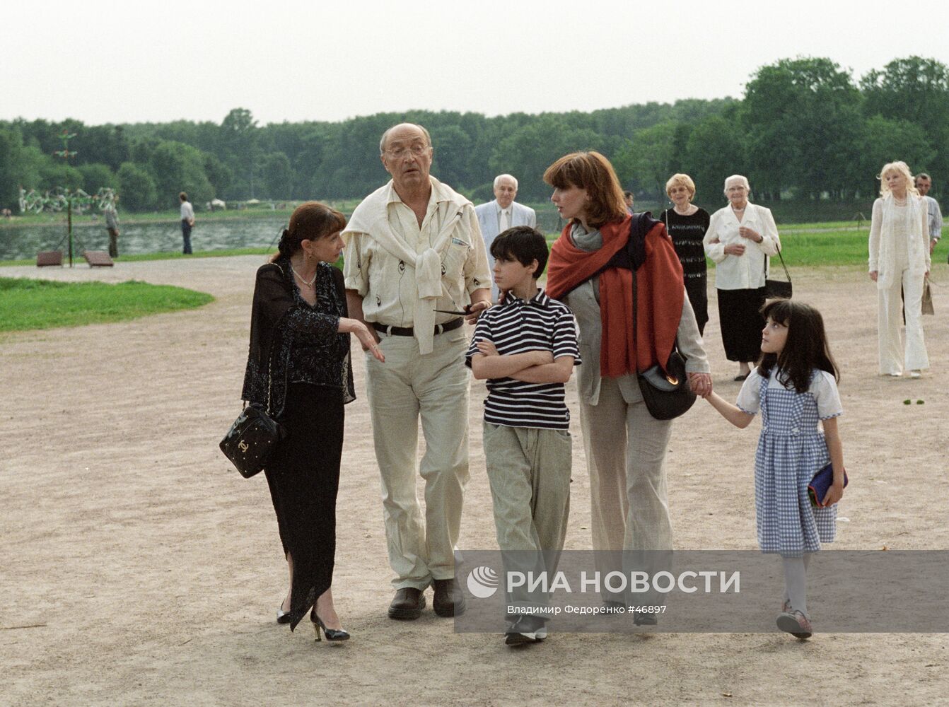 Екатерина Максимова и Михаил Козаков с семьей