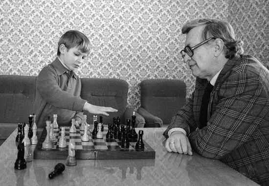 Юный шахматист Сергей Тивяков