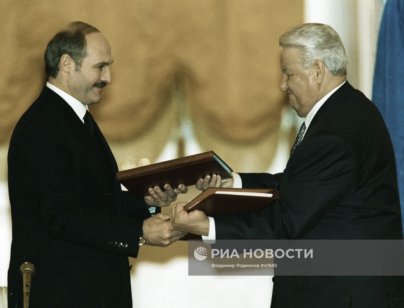 Борис Ельцин и Александр Лукашенко