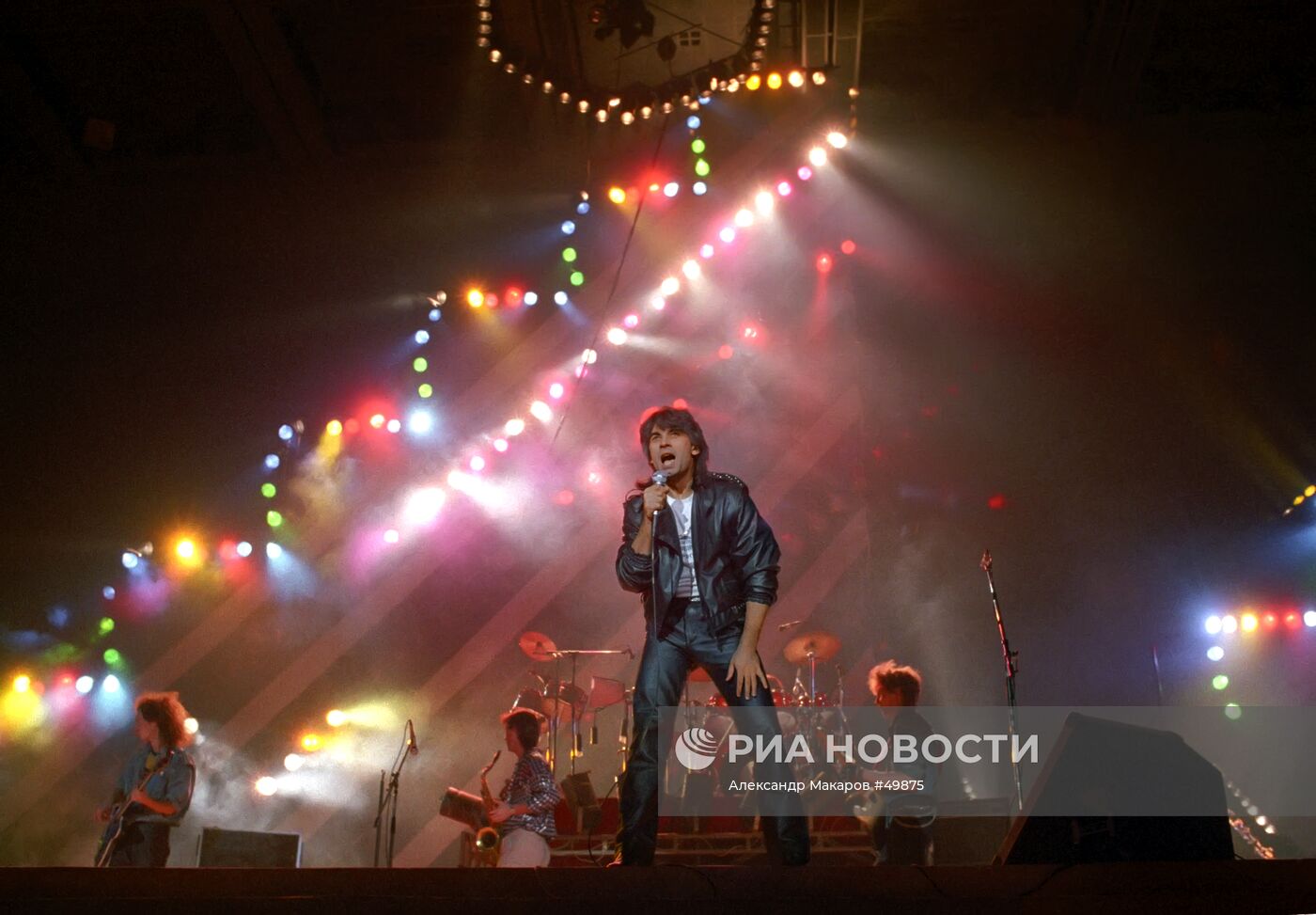 ПЕВЕЦ АЛЕКСАНДР СЕРОВ