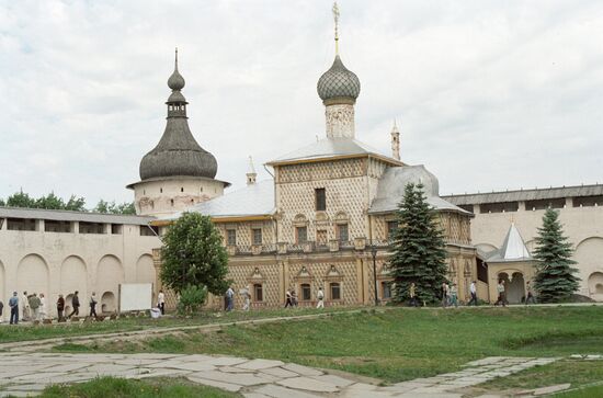 Церковь Одигитрии на митрополичьем дворе в Ростове Великом