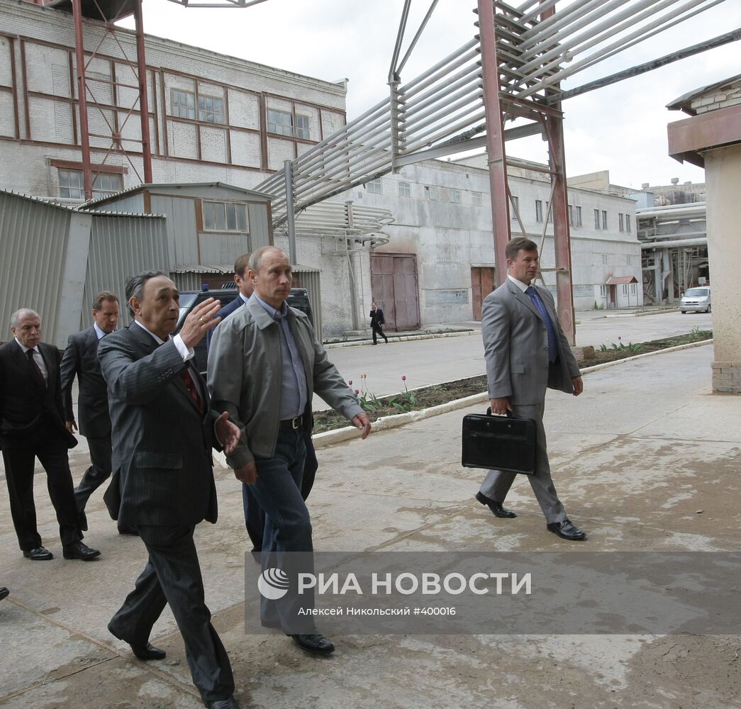 Владимир Путин посетил ЗАО "БазэлЦемент-Пикалево"