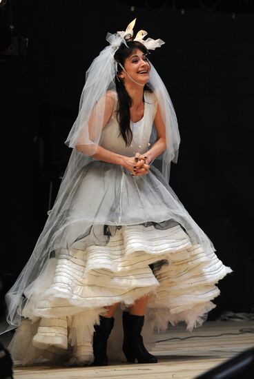 "Трехгрошовая опера" на сцене МХТ им. А.П. Чехова