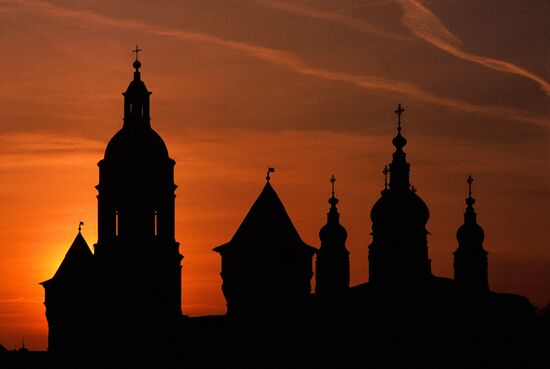 Силуэты Тобольского кремля на закате