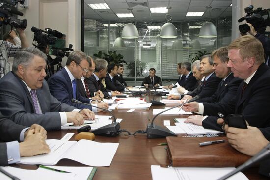 Д.Медведев провел заседание комиссии