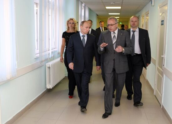 Рабочая поездка премьер-министра РФ В.Путина в Барнаул