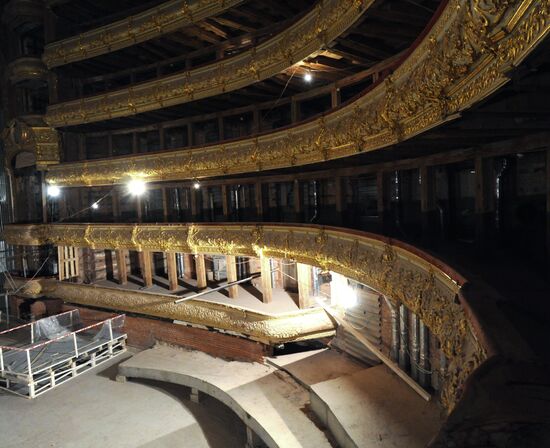 Возобновлены реставрационные работы помещений Большого театра