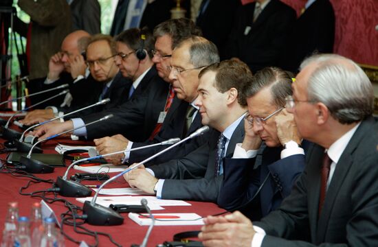 Рабочий визит президента РФ Д.Медведева в Нидерланды. 2-й день