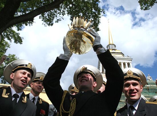 Выпуск Военно-морской академии в Санкт-Петербурге